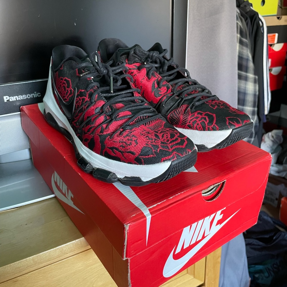 SOLD Nike KD 8 Kevin Durant floral roses Lebron 12 dunk